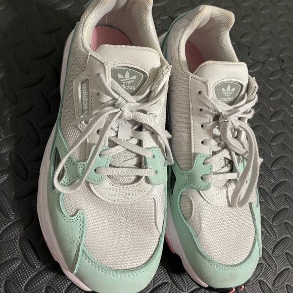 ADIDAS Falcon- Watermelon - Picture 2 of 5